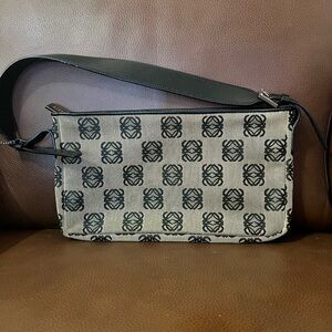 Loewe Anagram Pochette